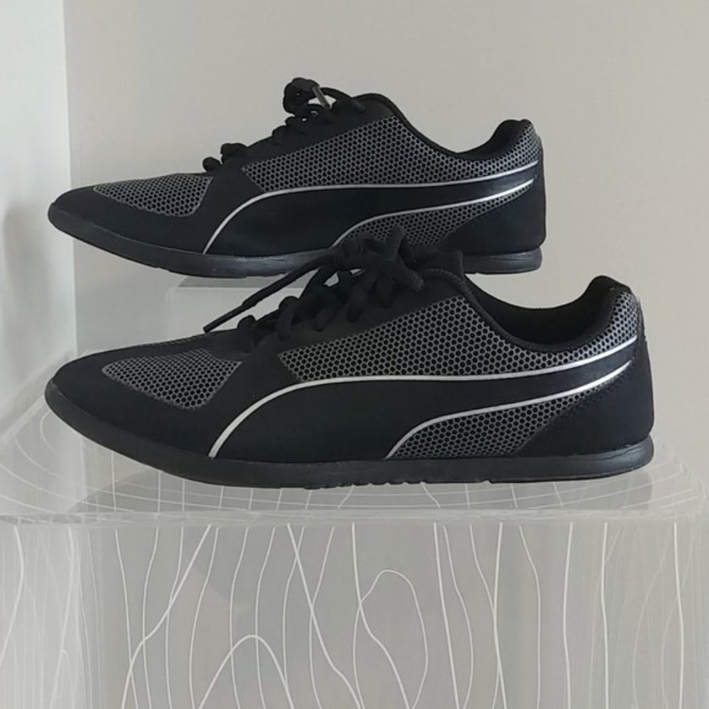 PUMA Black and Silver Athletic Shoes sz 7.5